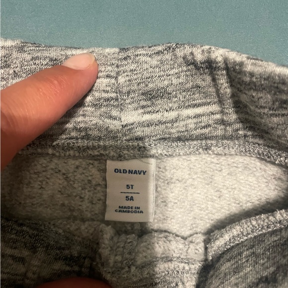 Bundle of 3 pairs of Old navy Boy shorts , Size 5T - Picture 7 of 7